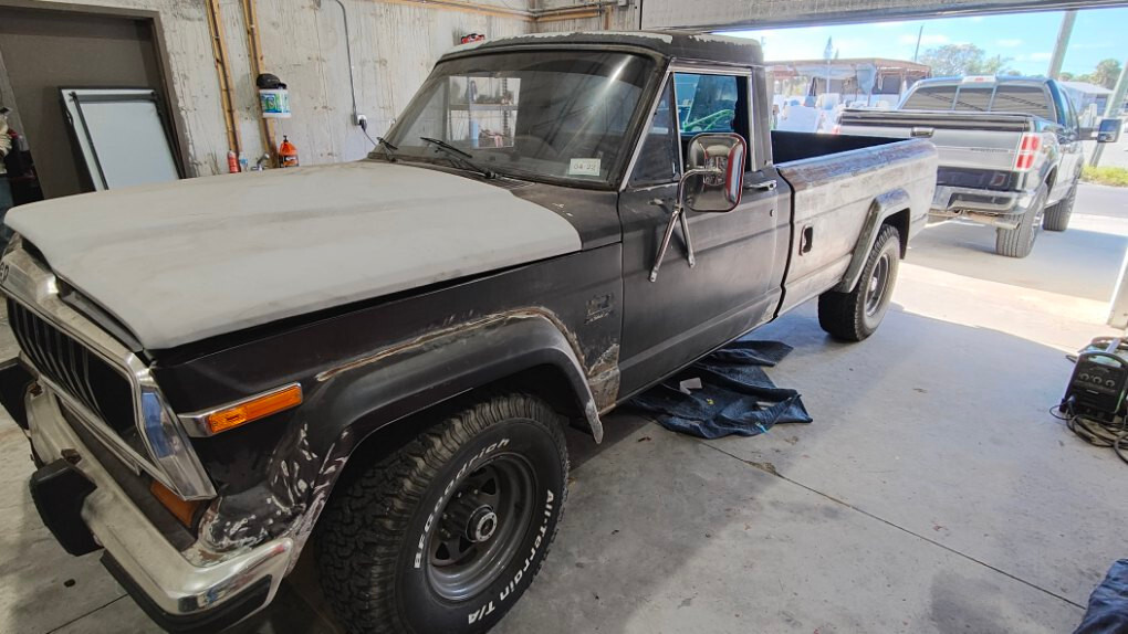 Jeep-J10-1983-Standard-Cab-Pickup-12