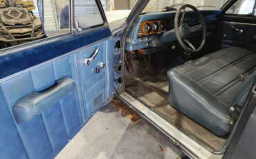 Jeep-J10-1983-Standard-Cab-Pickup-3