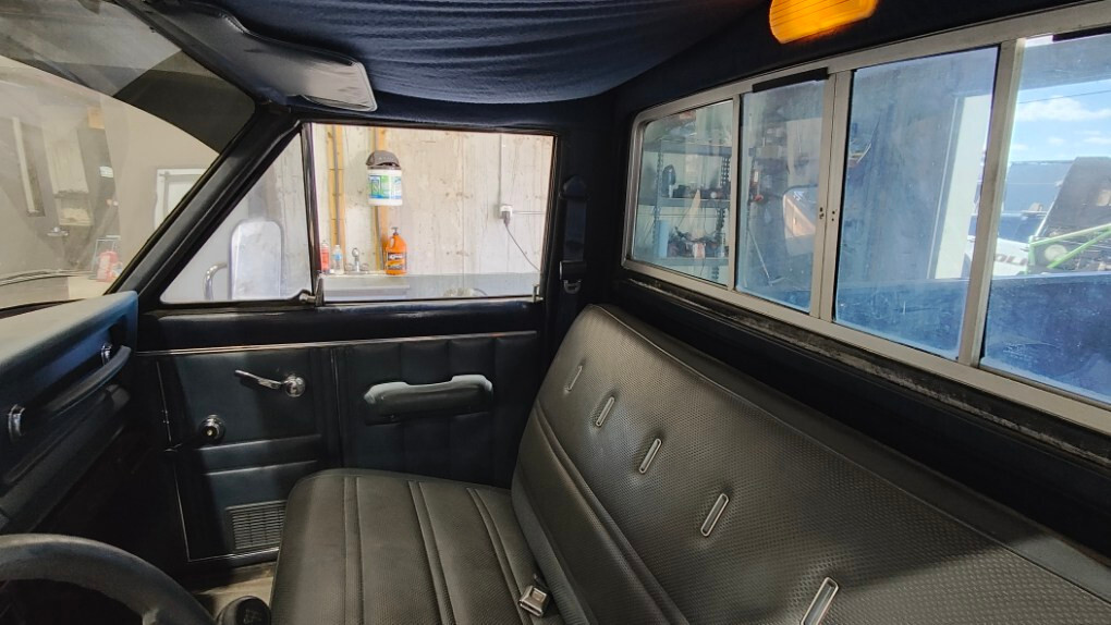Jeep-J10-1983-Standard-Cab-Pickup-6