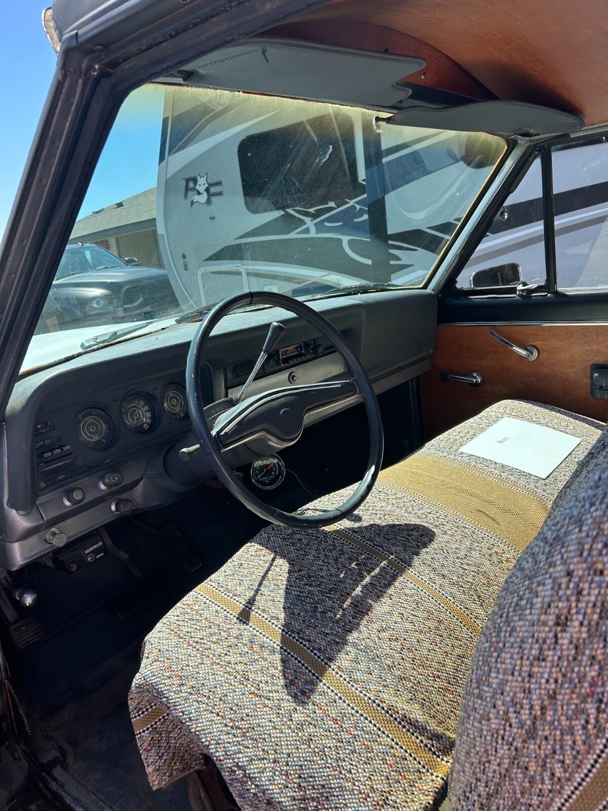 Jeep-J20-1974-Pickup-4