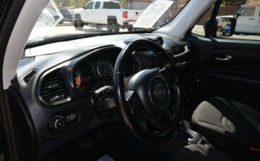 Jeep-Renegade-2017-black-12