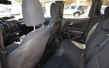 Jeep-Renegade-2017-black-13