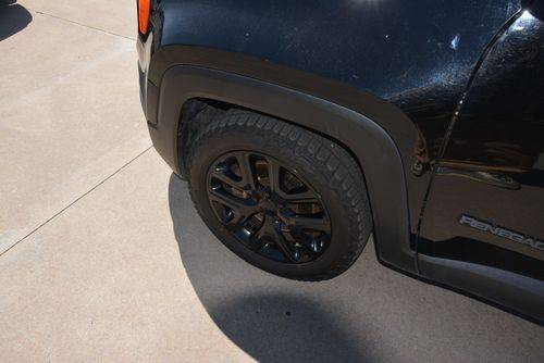 Jeep-Renegade-2017-black-14