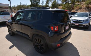 Jeep-Renegade-2017-black-2