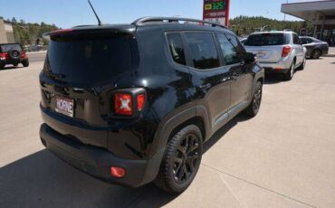 Jeep-Renegade-2017-black-4