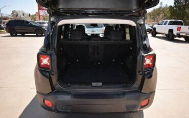 Jeep-Renegade-2017-black-6