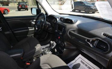 Jeep-Renegade-2017-black-8