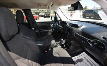 Jeep-Renegade-2017-black-9
