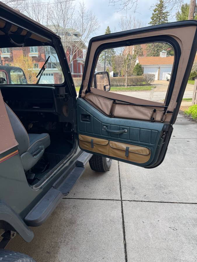 Jeep-Sahara-1994-green-2