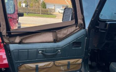 Jeep-Sahara-1994-green-6