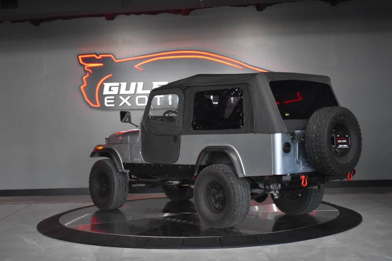 Jeep-Scrambler-1982-SUV-3