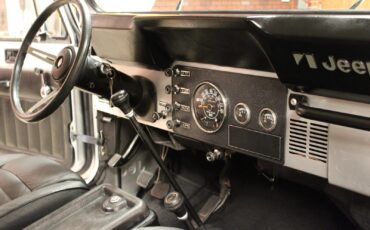 Jeep-Scrambler-1984-11