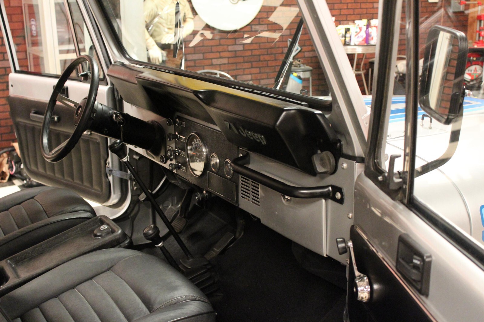 Jeep-Scrambler-1984-12