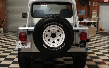 Jeep-Scrambler-1984-3