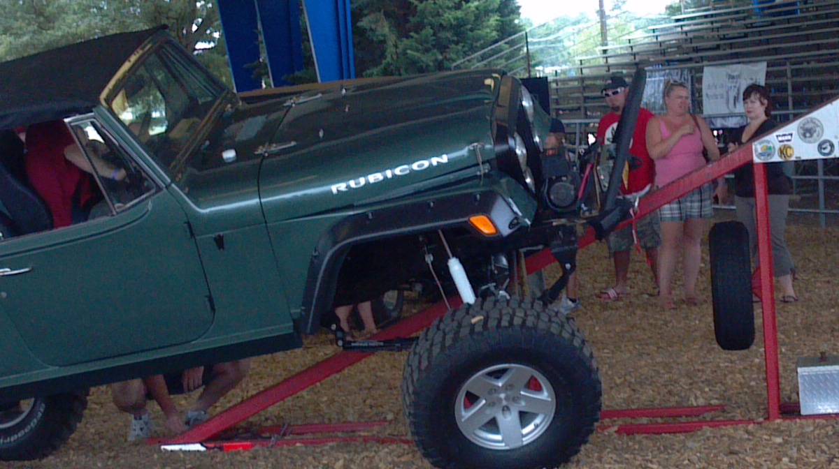 Jeep-Ster-commando-4wd-convertible-1972-custom-4