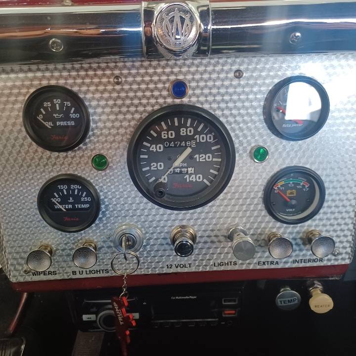 Jeep-Ster-restomod-1949-red-15