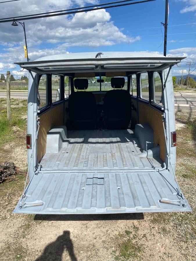 Jeep-Wagon-1955-grey-10