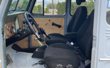 Jeep-Wagon-1955-grey-11