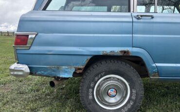 Jeep-Wagoneer-1971-Wagon-11