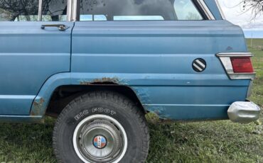 Jeep-Wagoneer-1971-Wagon-12
