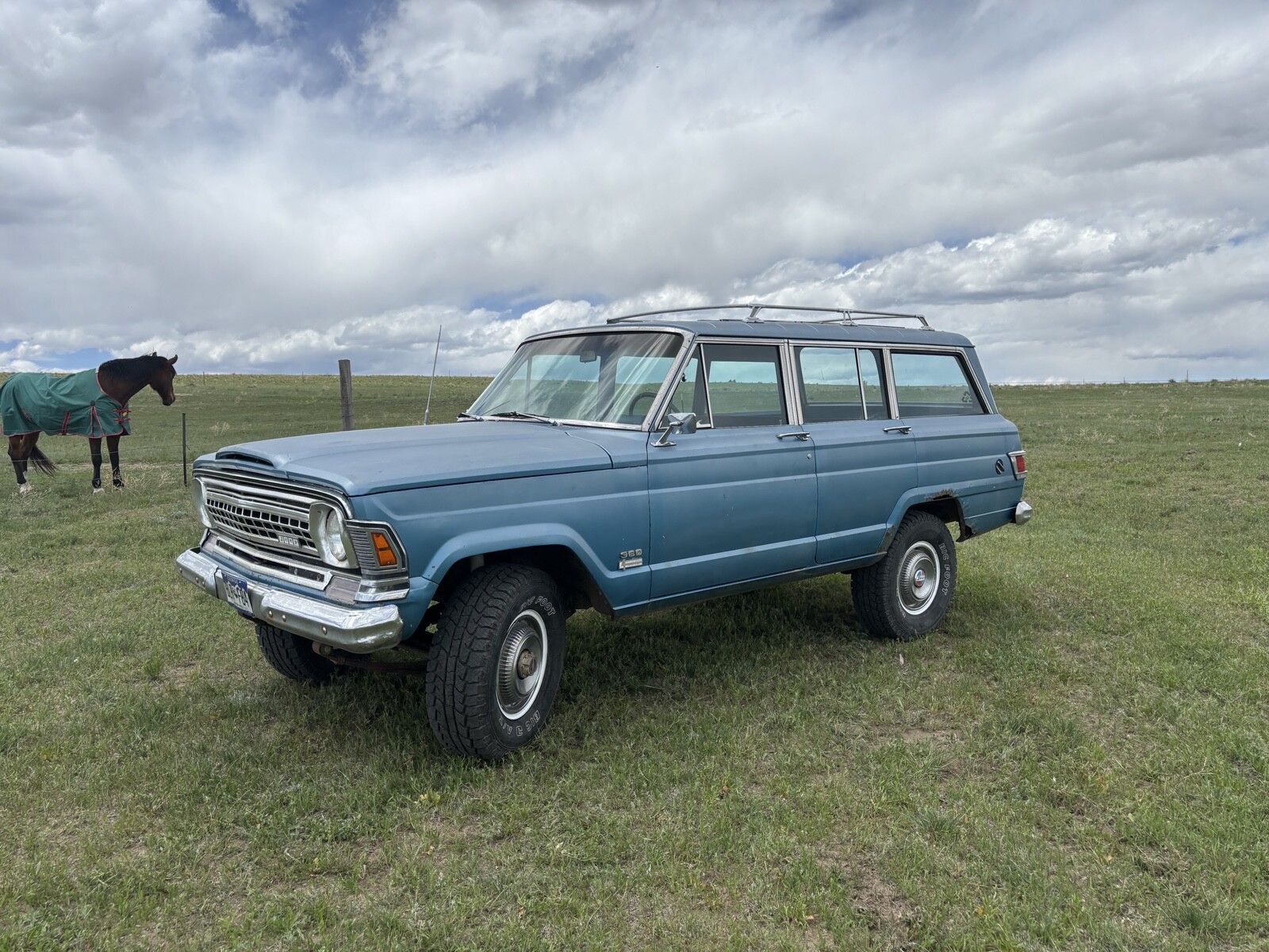 Jeep-Wagoneer-1971-Wagon-4
