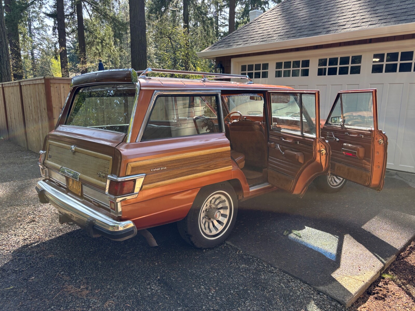 Jeep-Wagoneer-1981-SUV-4