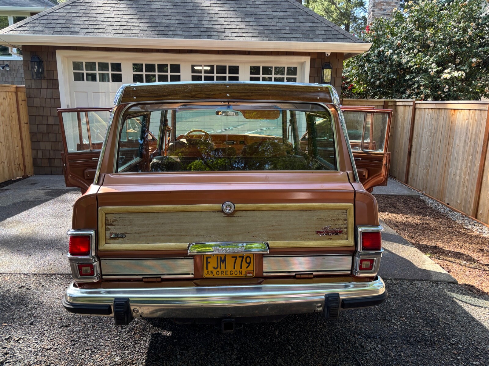 Jeep-Wagoneer-1981-SUV-6