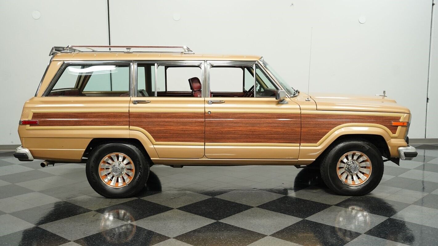 Jeep-Wagoneer-1985-Jeep-11