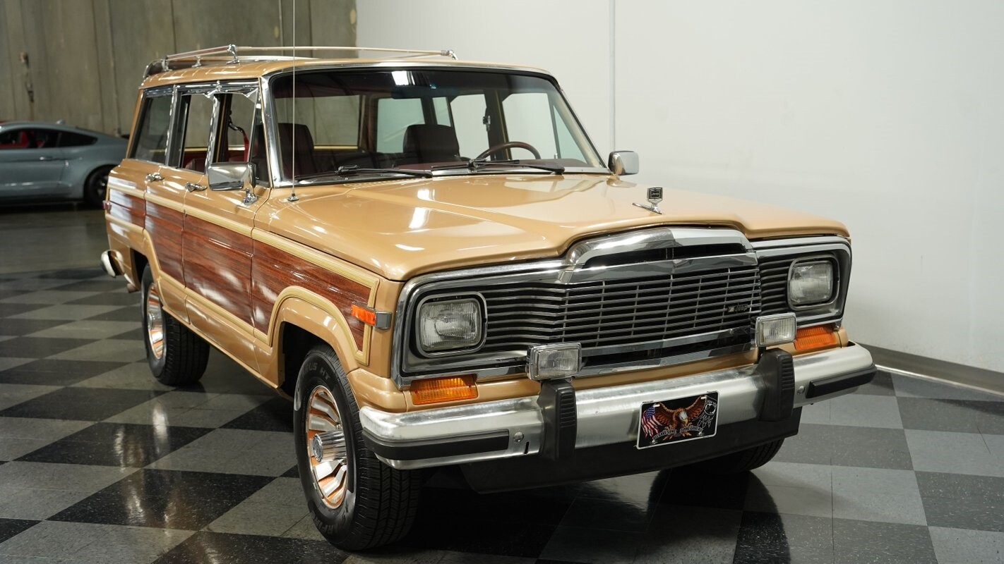 Jeep-Wagoneer-1985-Jeep-13