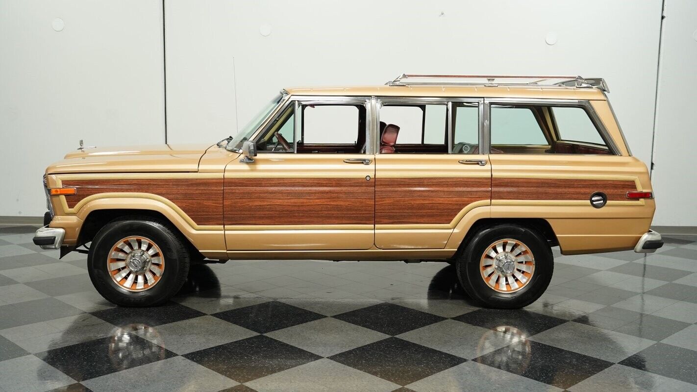 Jeep-Wagoneer-1985-Jeep-2