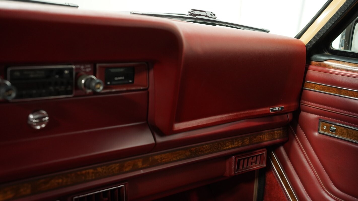 Jeep-Wagoneer-1985-Jeep-35