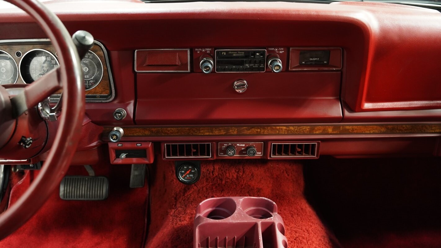 Jeep-Wagoneer-1985-Jeep-39