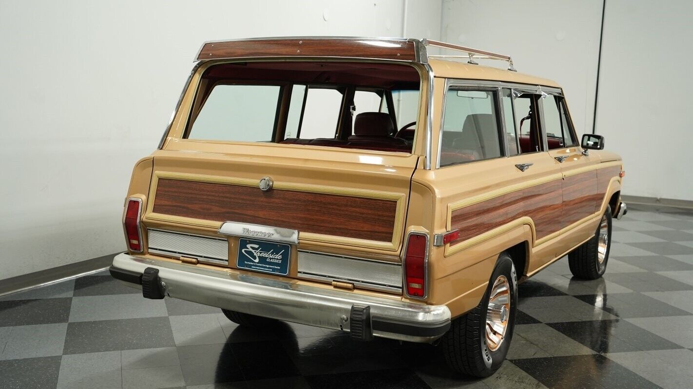 Jeep-Wagoneer-1985-Jeep-9