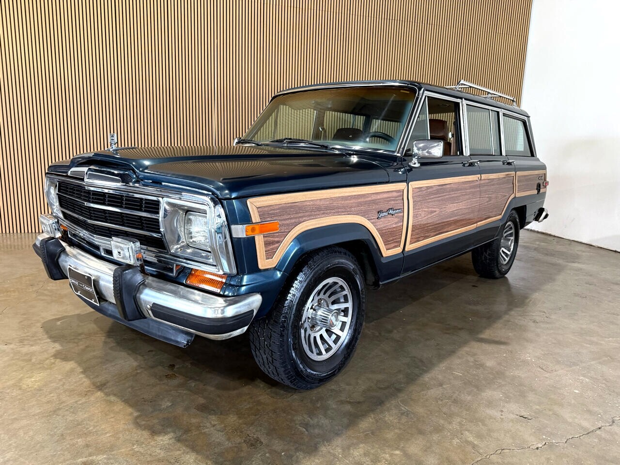 Jeep-Wagoneer-1988-SUV-1