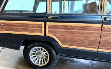 Jeep-Wagoneer-1988-SUV-15