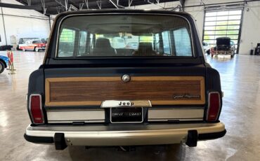 Jeep-Wagoneer-1988-SUV-17