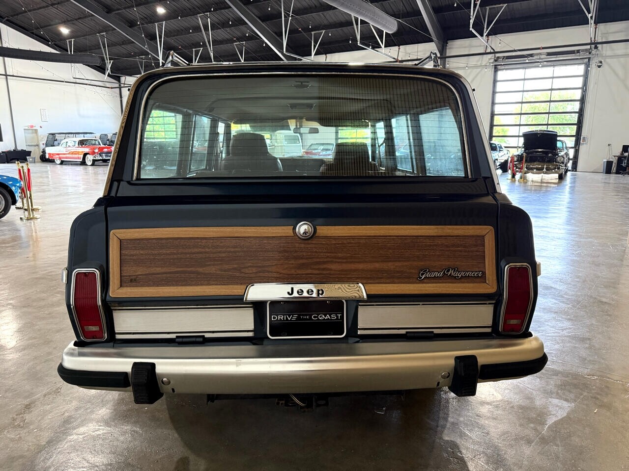 Jeep-Wagoneer-1988-SUV-17