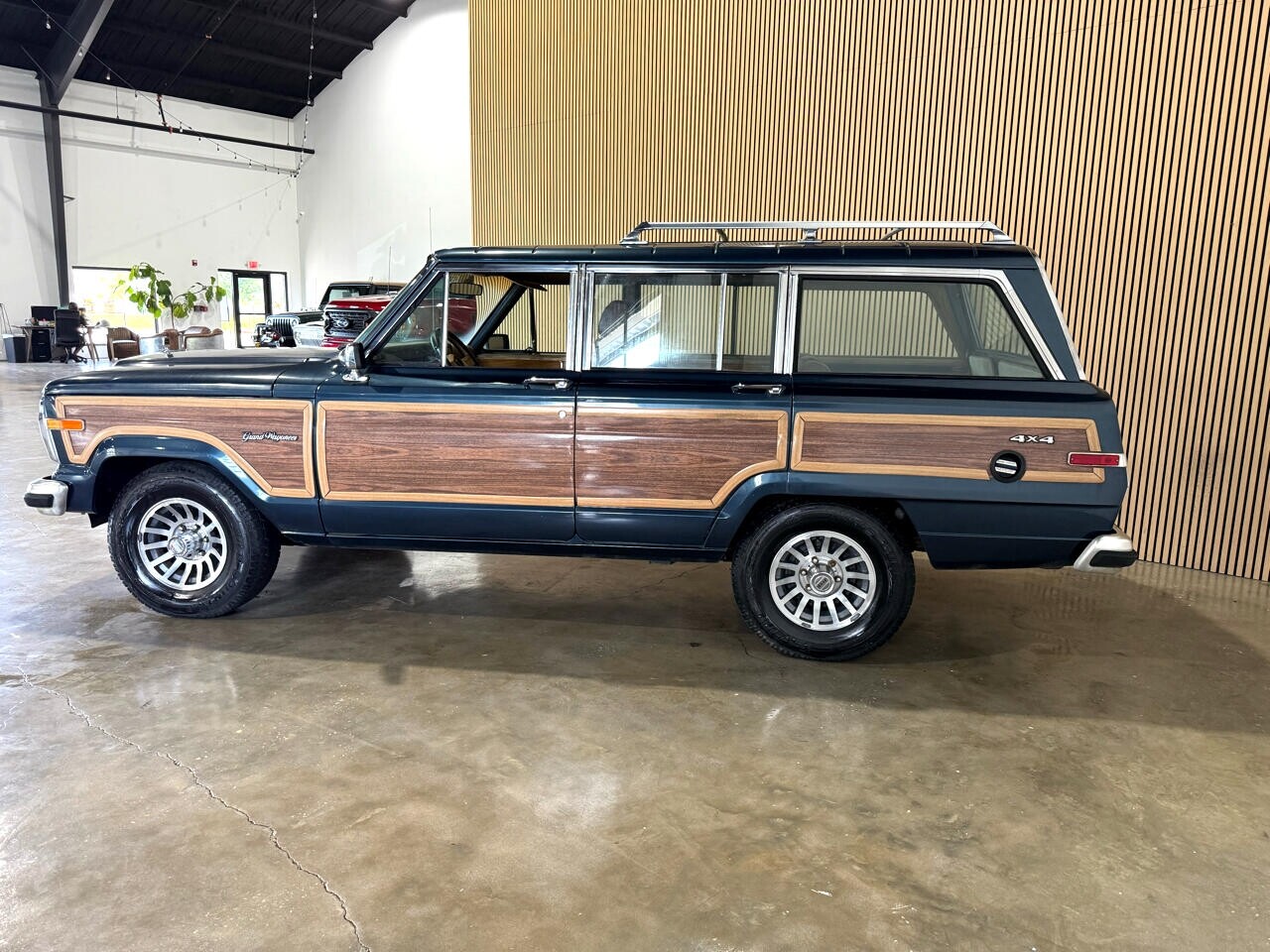 Jeep-Wagoneer-1988-SUV-19