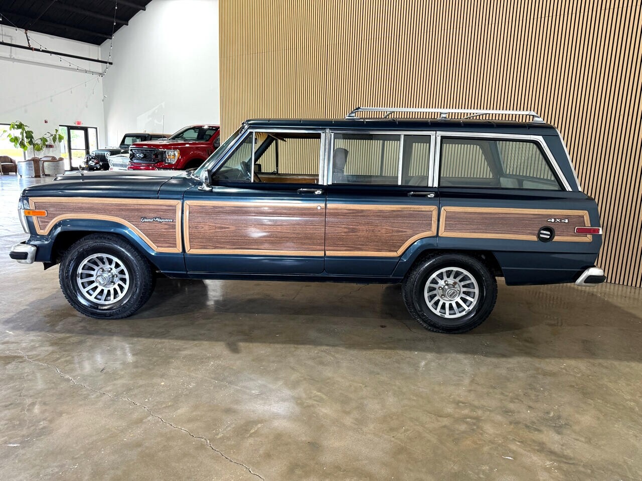 Jeep-Wagoneer-1988-SUV-21
