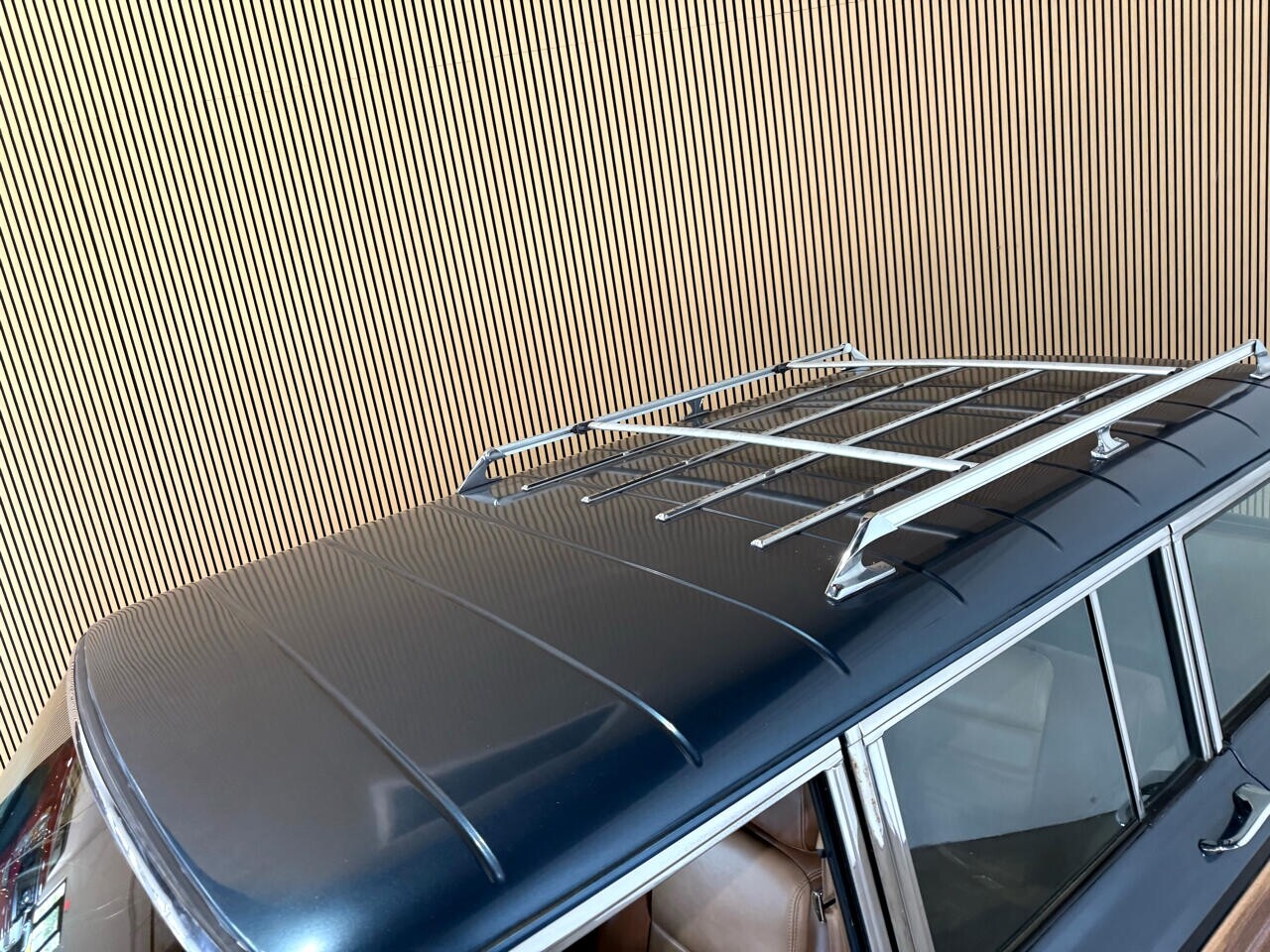 Jeep-Wagoneer-1988-SUV-23