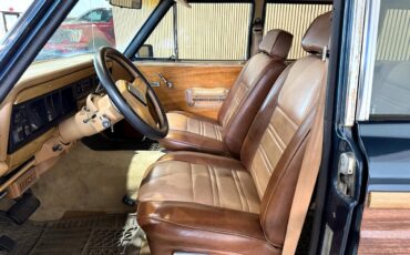 Jeep-Wagoneer-1988-SUV-24