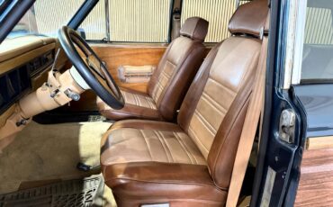 Jeep-Wagoneer-1988-SUV-25