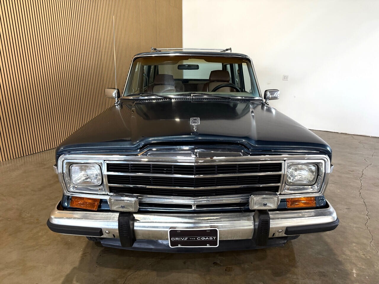 Jeep-Wagoneer-1988-SUV-6