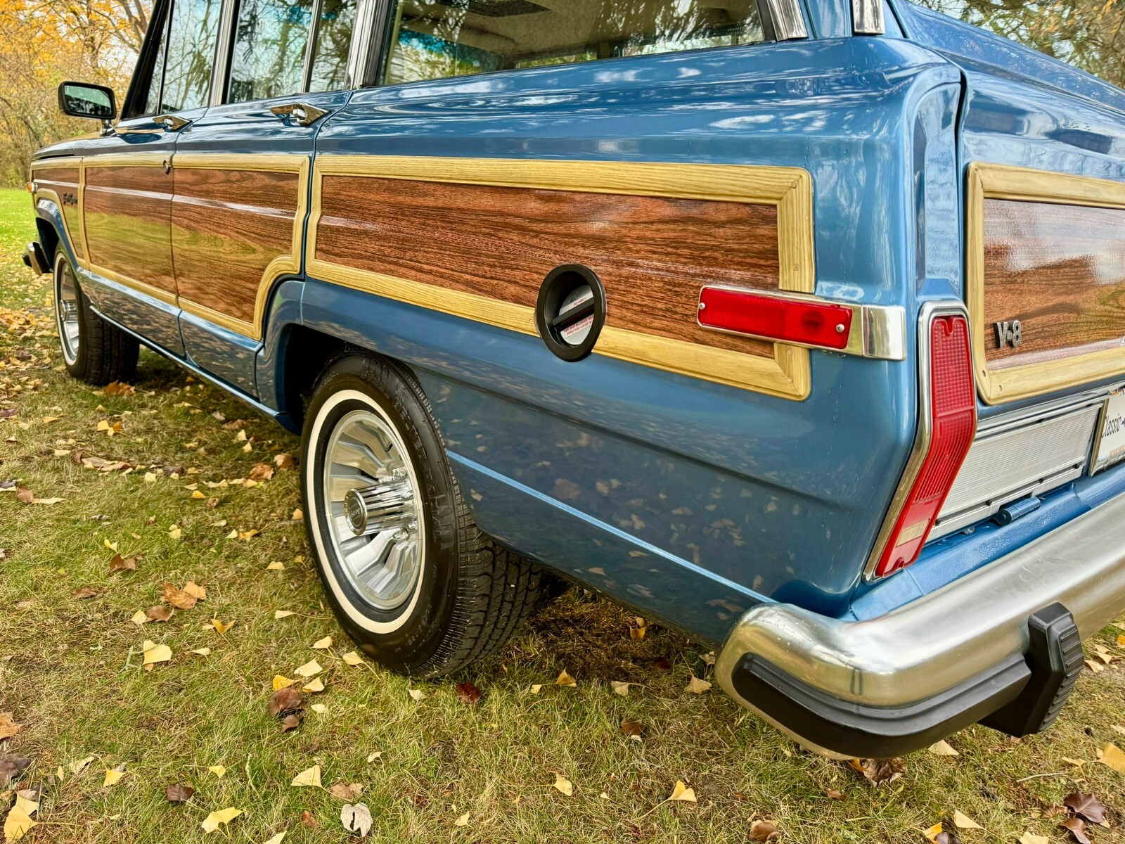 Jeep-Wagoneer-1991-SUV-16