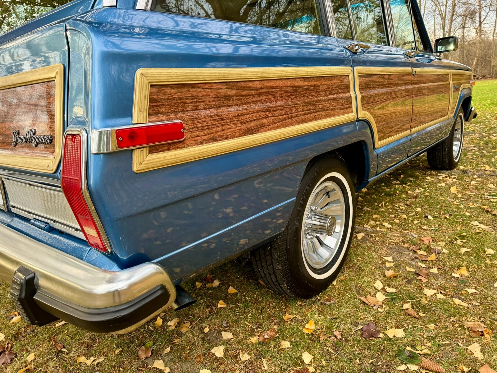 Jeep-Wagoneer-1991-SUV-17