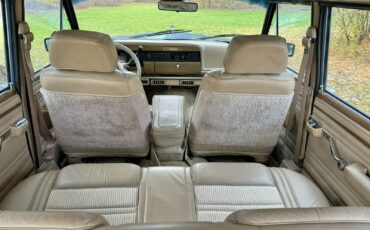 Jeep-Wagoneer-1991-SUV-22