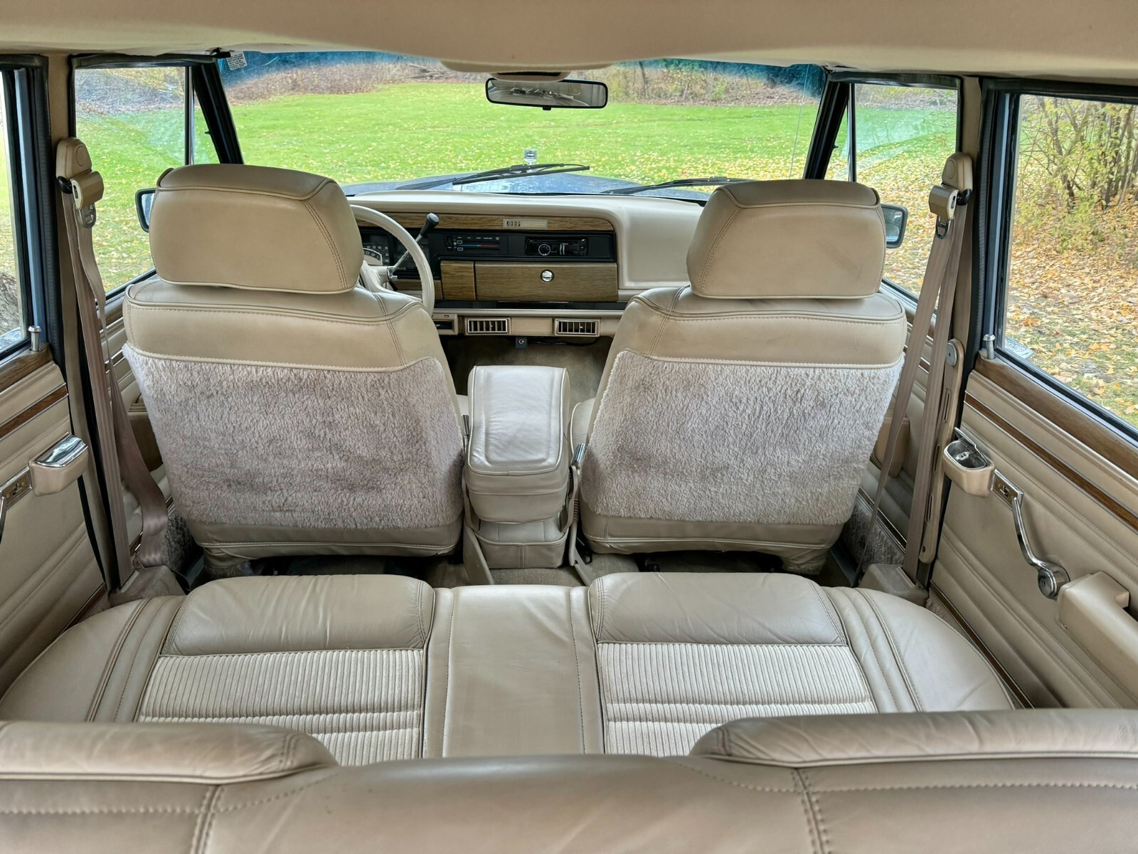 Jeep-Wagoneer-1991-SUV-22