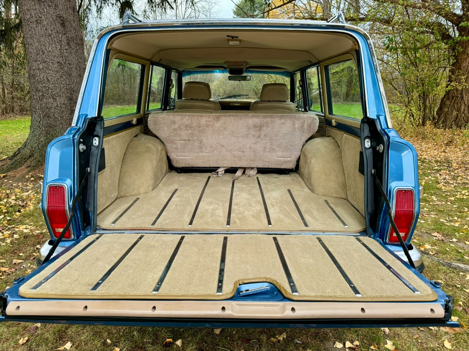 Jeep-Wagoneer-1991-SUV-30