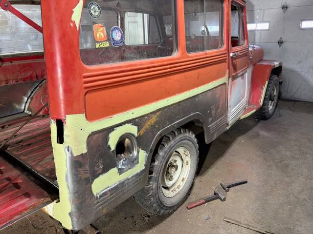 Jeep-Willys-1961-red-19