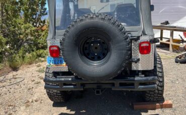 Jeep-Wrangler-1978-black-3